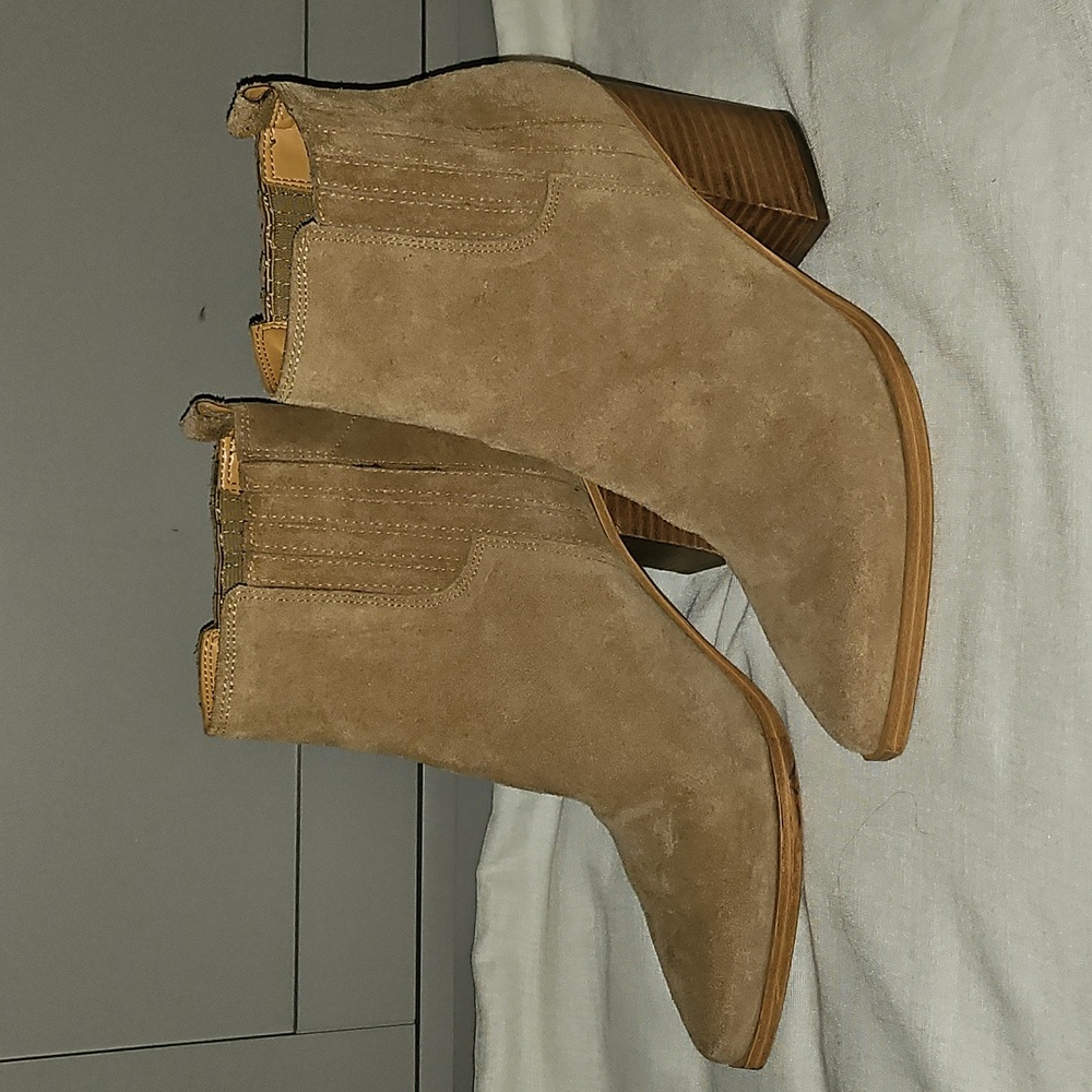 Marc Fisher Tan Suede Ankle Boots Sz 8 - Picture 4 of 13
